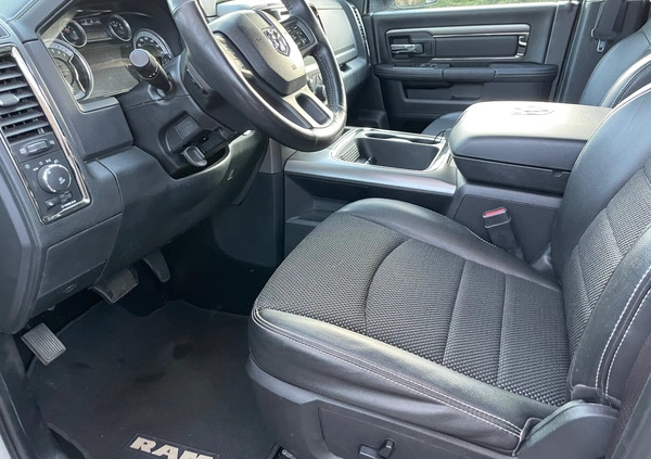 Dodge RAM cena 125000 przebieg: 145000, rok produkcji 2016 z Skarżysko-Kamienna małe 137